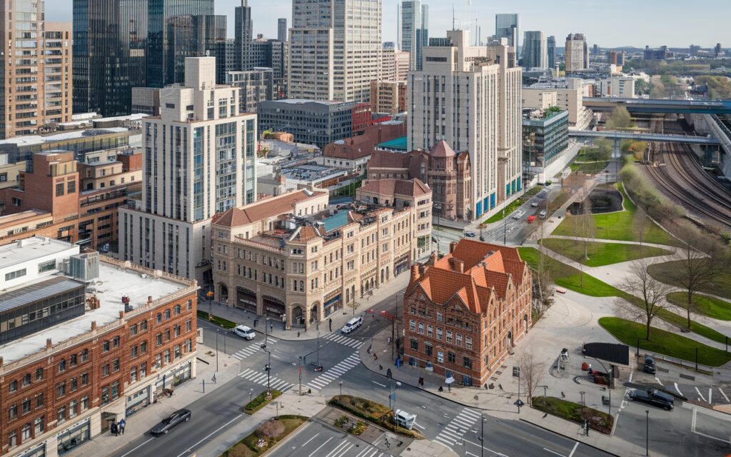 La Sicurezza Urbana: Come le Città Stanno Rispondendo alle Sfide Moderne